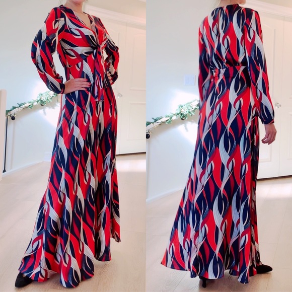 Aakaa Dresses & Skirts - Aakaa Long Sleeve Retro Swirl Print Dress